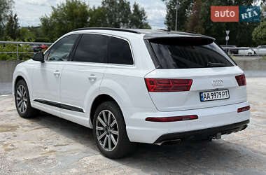 Внедорожник / Кроссовер Audi Q7 2016 в 