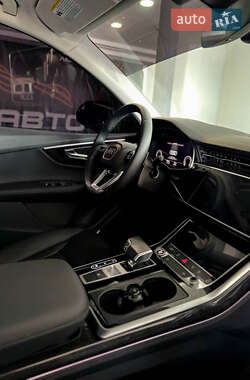 Внедорожник / Кроссовер Audi Q7 2022 в 