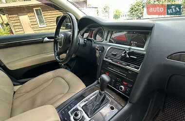 Позашляховик / Кросовер Audi Q7 2010 в 