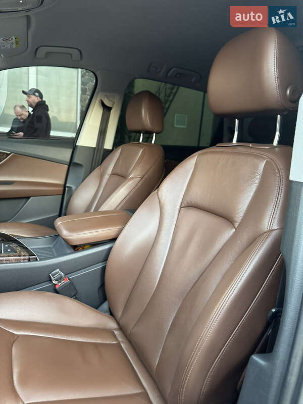 Позашляховик / Кросовер Audi Q7 2015 в Володимирі