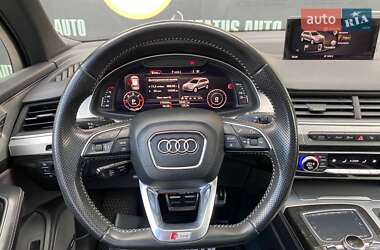 Внедорожник / Кроссовер Audi Q7 2016 в 