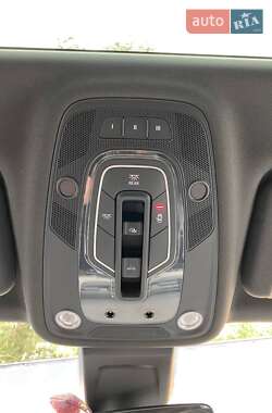 Внедорожник / Кроссовер Audi Q7 2016 в 