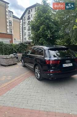 Внедорожник / Кроссовер Audi Q7 2016 в 