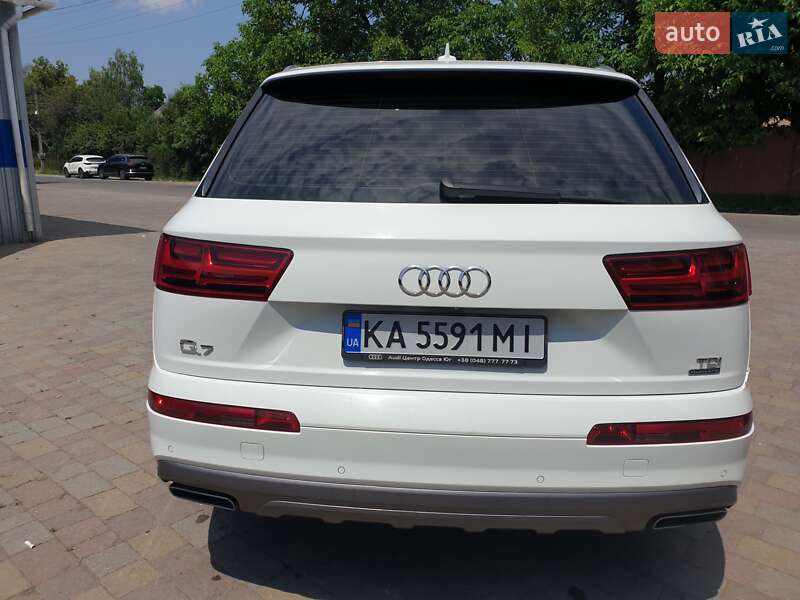 Внедорожник / Кроссовер Audi Q7 2017 в Мукачево