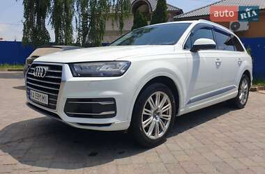 Внедорожник / Кроссовер Audi Q7 2017 в 