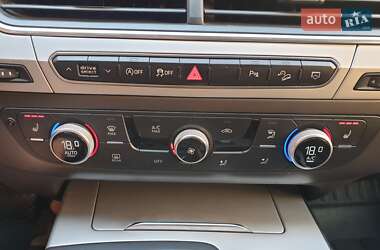 Внедорожник / Кроссовер Audi Q7 2017 в 
