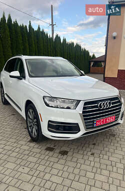 Внедорожник / Кроссовер Audi Q7 2018 в 