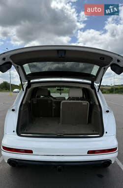 Внедорожник / Кроссовер Audi Q7 2010 в 