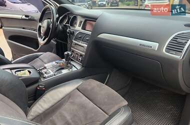Позашляховик / Кросовер Audi Q7 2011 в 