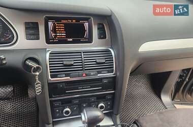 Позашляховик / Кросовер Audi Q7 2011 в 