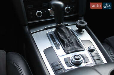 Позашляховик / Кросовер Audi Q7 2011 в 