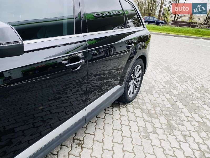 Внедорожник / Кроссовер Audi Q7 2017 в Богородчанах