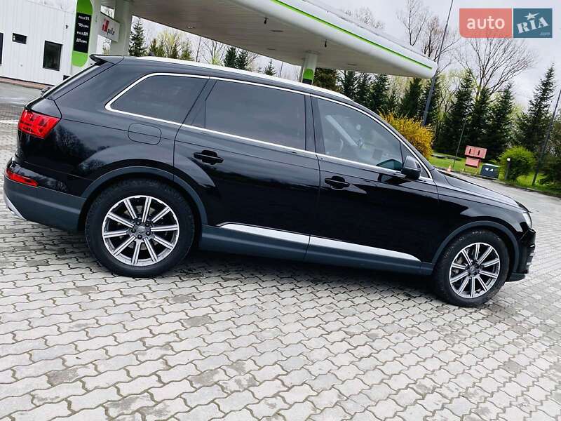 Внедорожник / Кроссовер Audi Q7 2017 в Богородчанах