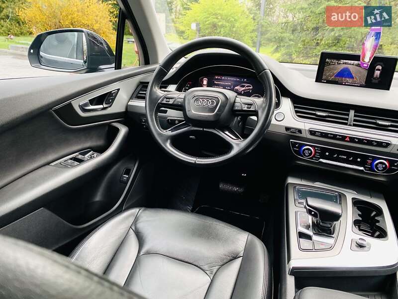 Внедорожник / Кроссовер Audi Q7 2017 в Богородчанах