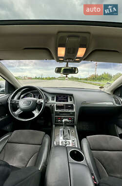 Внедорожник / Кроссовер Audi Q7 2012 в 
