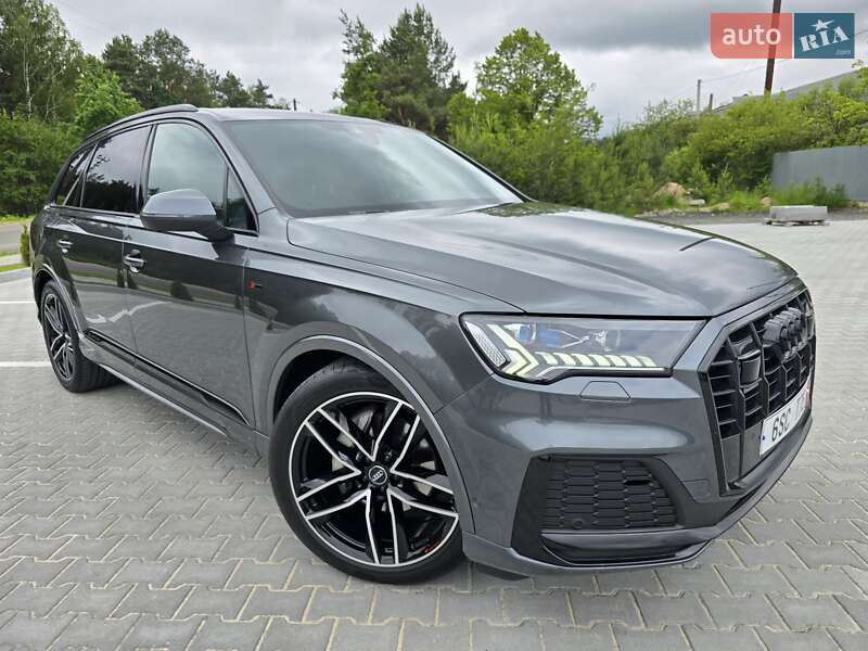 Внедорожник / Кроссовер Audi Q7 2021 в 
