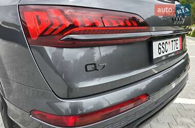 Внедорожник / Кроссовер Audi Q7 2021 в 