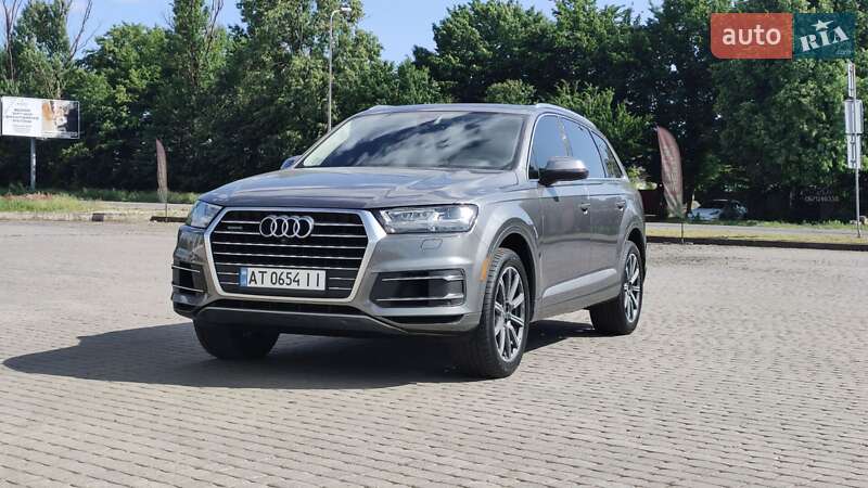 Позашляховик / Кросовер Audi Q7 2016 в 