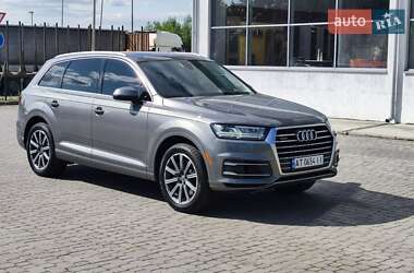 Позашляховик / Кросовер Audi Q7 2016 в 