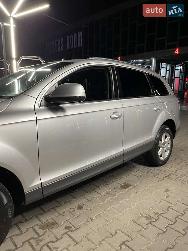 Позашляховик / Кросовер Audi Q7 2014 в Рівному