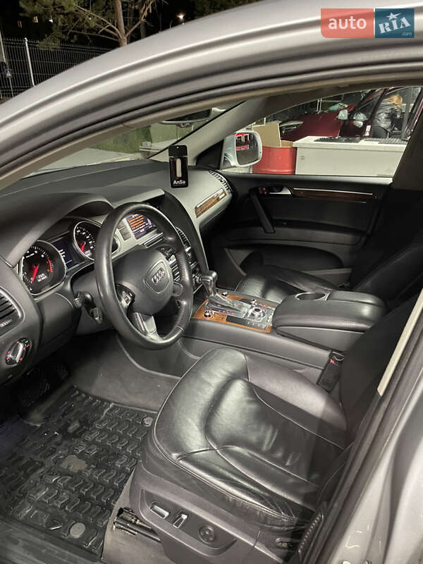 Позашляховик / Кросовер Audi Q7 2014 в Рівному