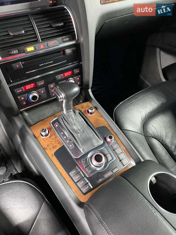 Внедорожник / Кроссовер Audi Q7 2014 в Ровно