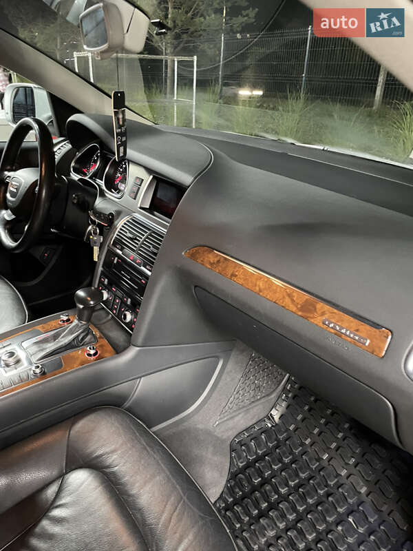 Внедорожник / Кроссовер Audi Q7 2014 в Ровно