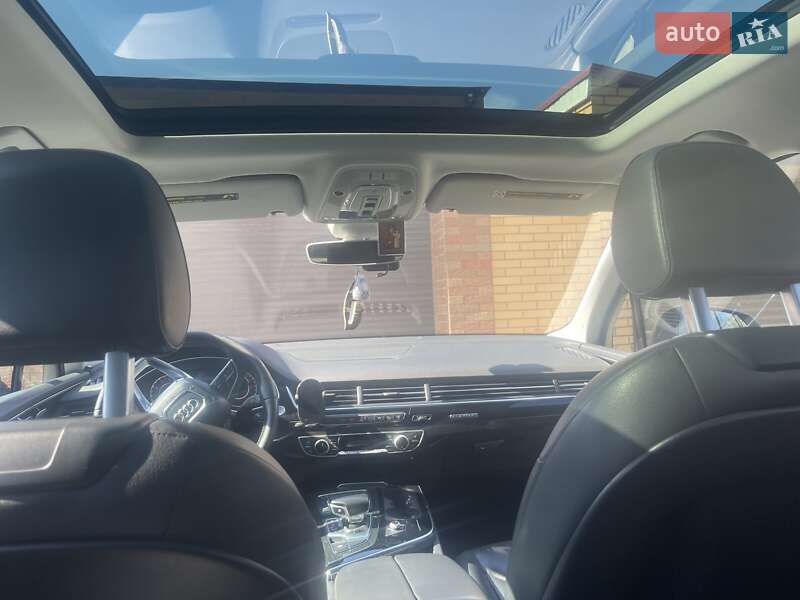 Позашляховик / Кросовер Audi Q7 2015 в Ізмаїлі