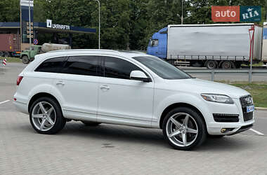 Позашляховик / Кросовер Audi Q7 2013 в 