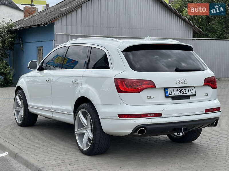 Внедорожник / Кроссовер Audi Q7 2013 в Полтаве