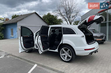 Позашляховик / Кросовер Audi Q7 2013 в 