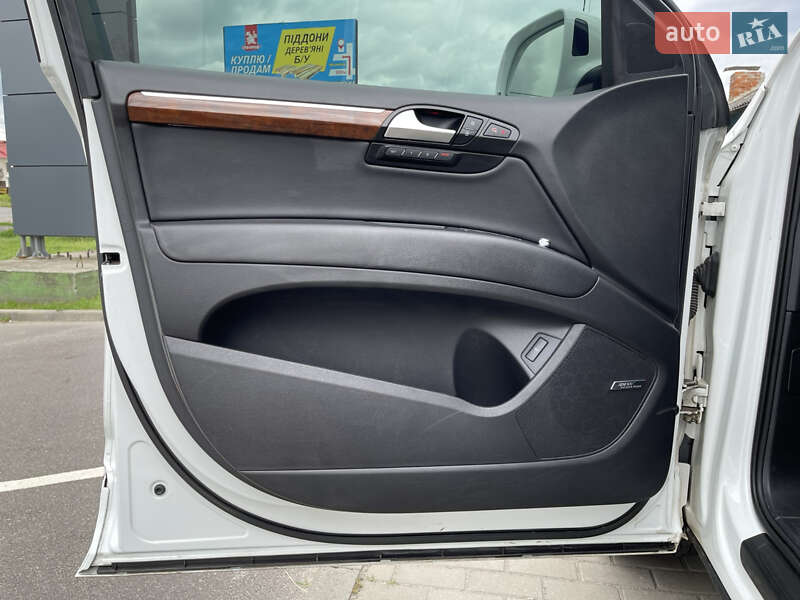 Внедорожник / Кроссовер Audi Q7 2013 в Полтаве