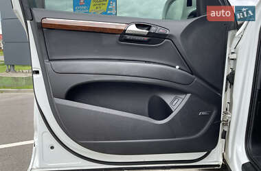 Позашляховик / Кросовер Audi Q7 2013 в 
