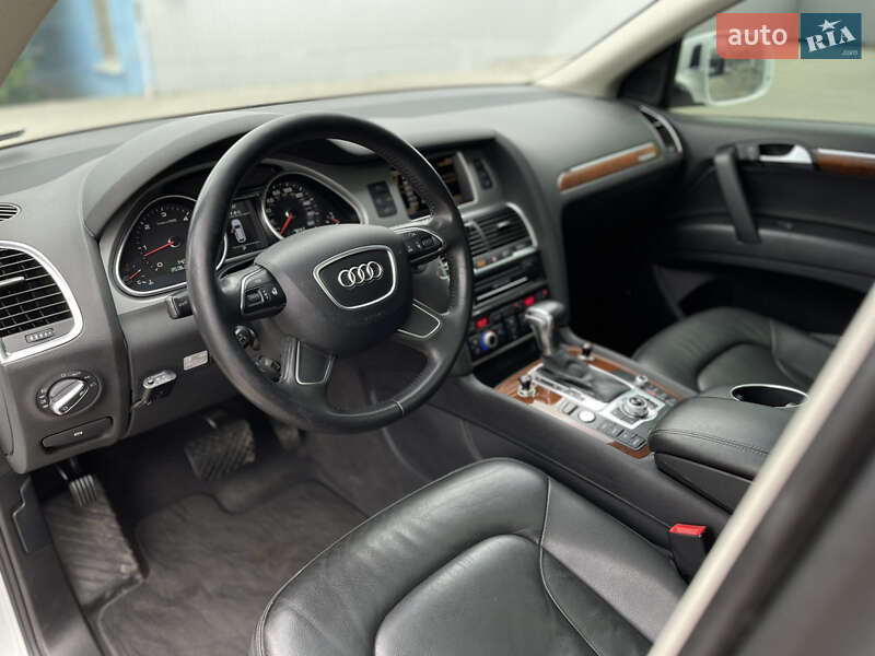 Внедорожник / Кроссовер Audi Q7 2013 в Полтаве