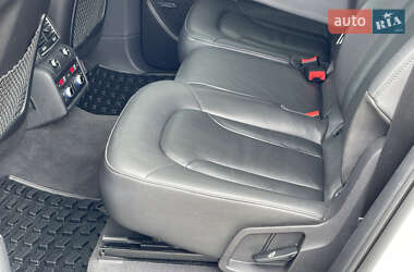 Позашляховик / Кросовер Audi Q7 2013 в 