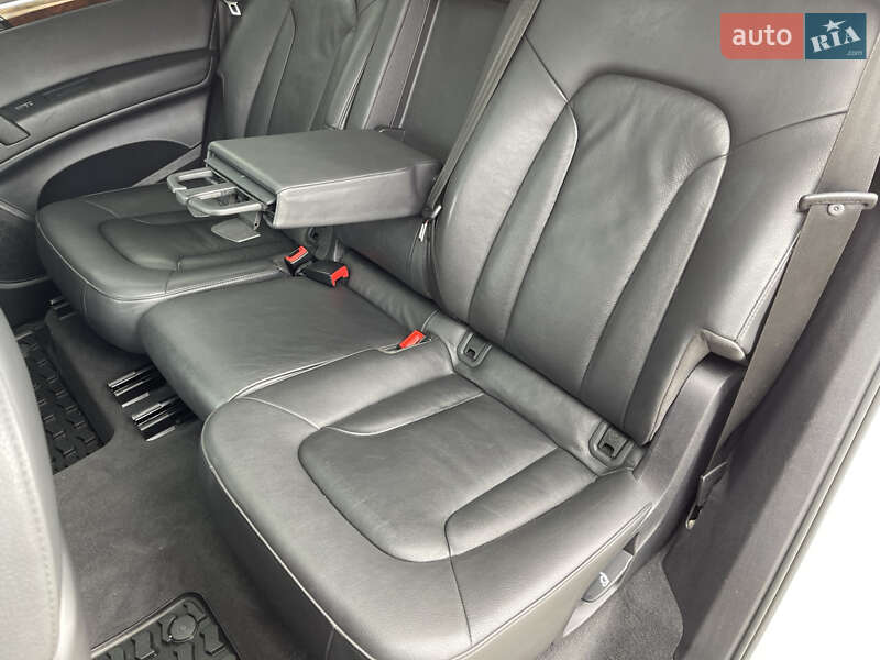 Внедорожник / Кроссовер Audi Q7 2013 в Полтаве