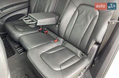 Позашляховик / Кросовер Audi Q7 2013 в 