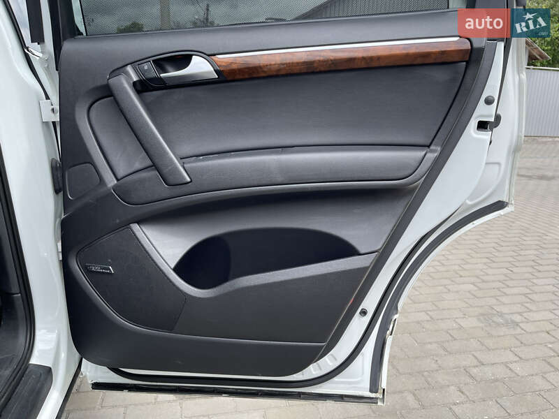 Внедорожник / Кроссовер Audi Q7 2013 в Полтаве