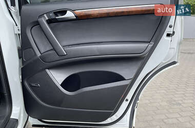 Позашляховик / Кросовер Audi Q7 2013 в 