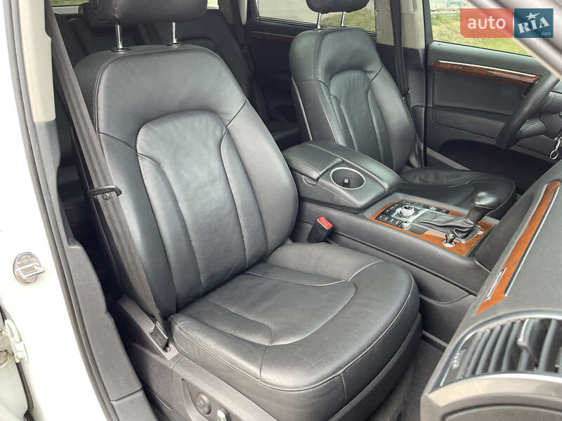 Внедорожник / Кроссовер Audi Q7 2013 в Полтаве