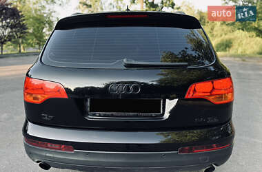 Внедорожник / Кроссовер Audi Q7 2009 в 