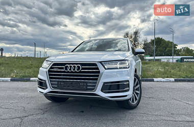 Внедорожник / Кроссовер Audi Q7 2016 в 