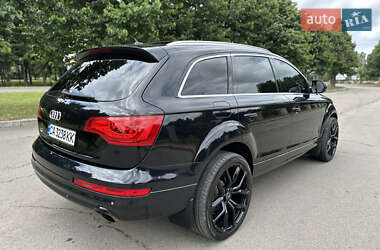Позашляховик / Кросовер Audi Q7 2012 в 