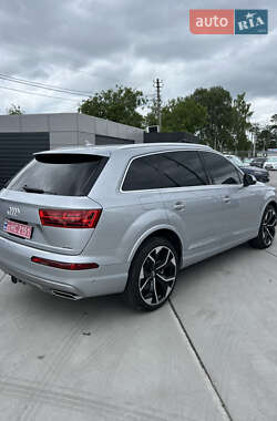 Внедорожник / Кроссовер Audi Q7 2019 в 