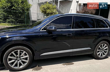 Внедорожник / Кроссовер Audi Q7 2017 в 