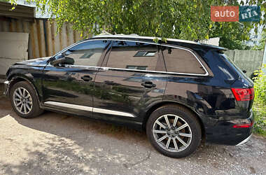 Внедорожник / Кроссовер Audi Q7 2017 в 