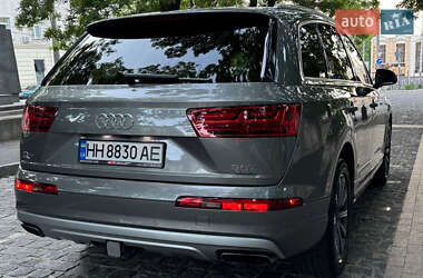 Внедорожник / Кроссовер Audi Q7 2016 в 