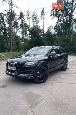 Позашляховик / Кросовер Audi Q7 2013 в 