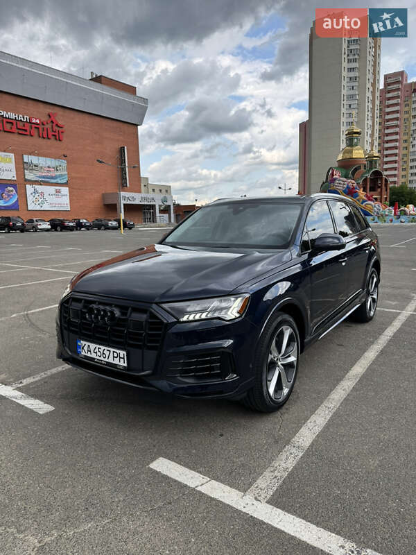 Внедорожник / Кроссовер Audi Q7 2023 в 