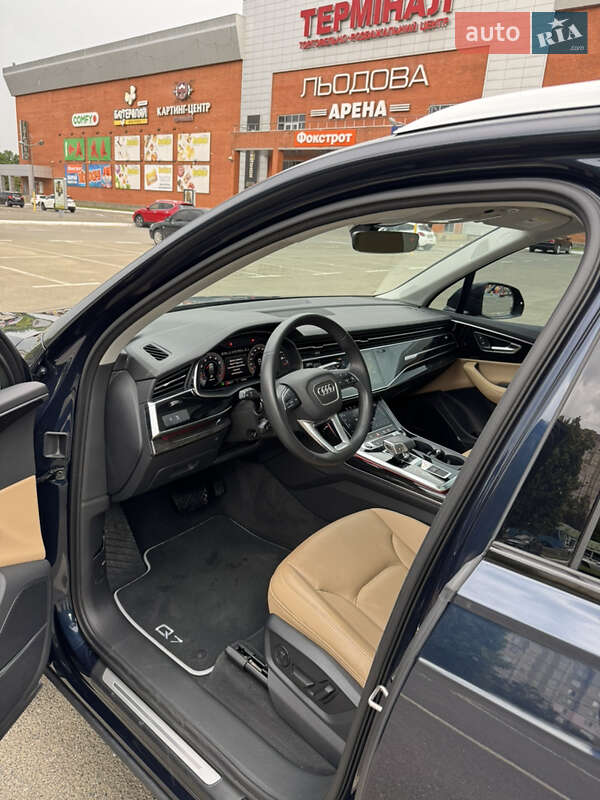 Позашляховик / Кросовер Audi Q7 2023 в Києві